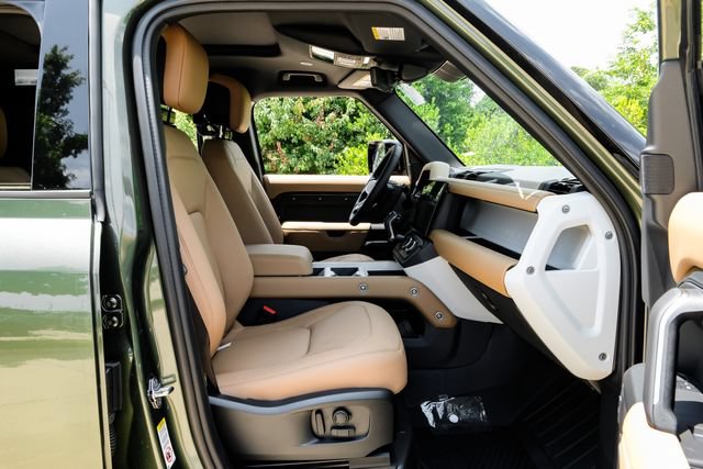 New 2026 Land Rover Defender 110 X-Dynamic SE AWD/4WD image 37