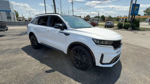 Used 2022 Kia Sorento SX FWD image 2