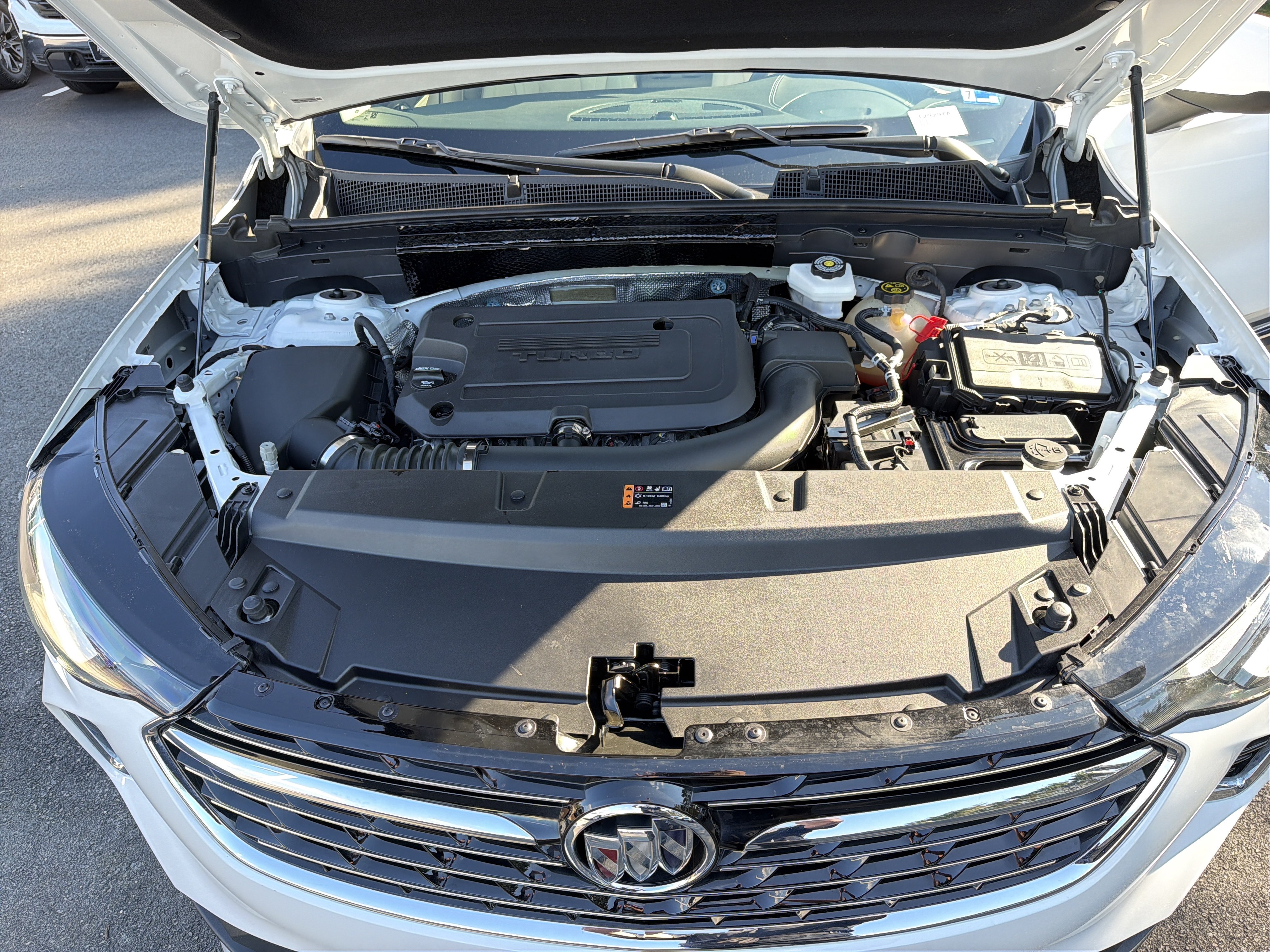 Used 2022 Buick Envision Essence w/ Safety Package FWD image 36