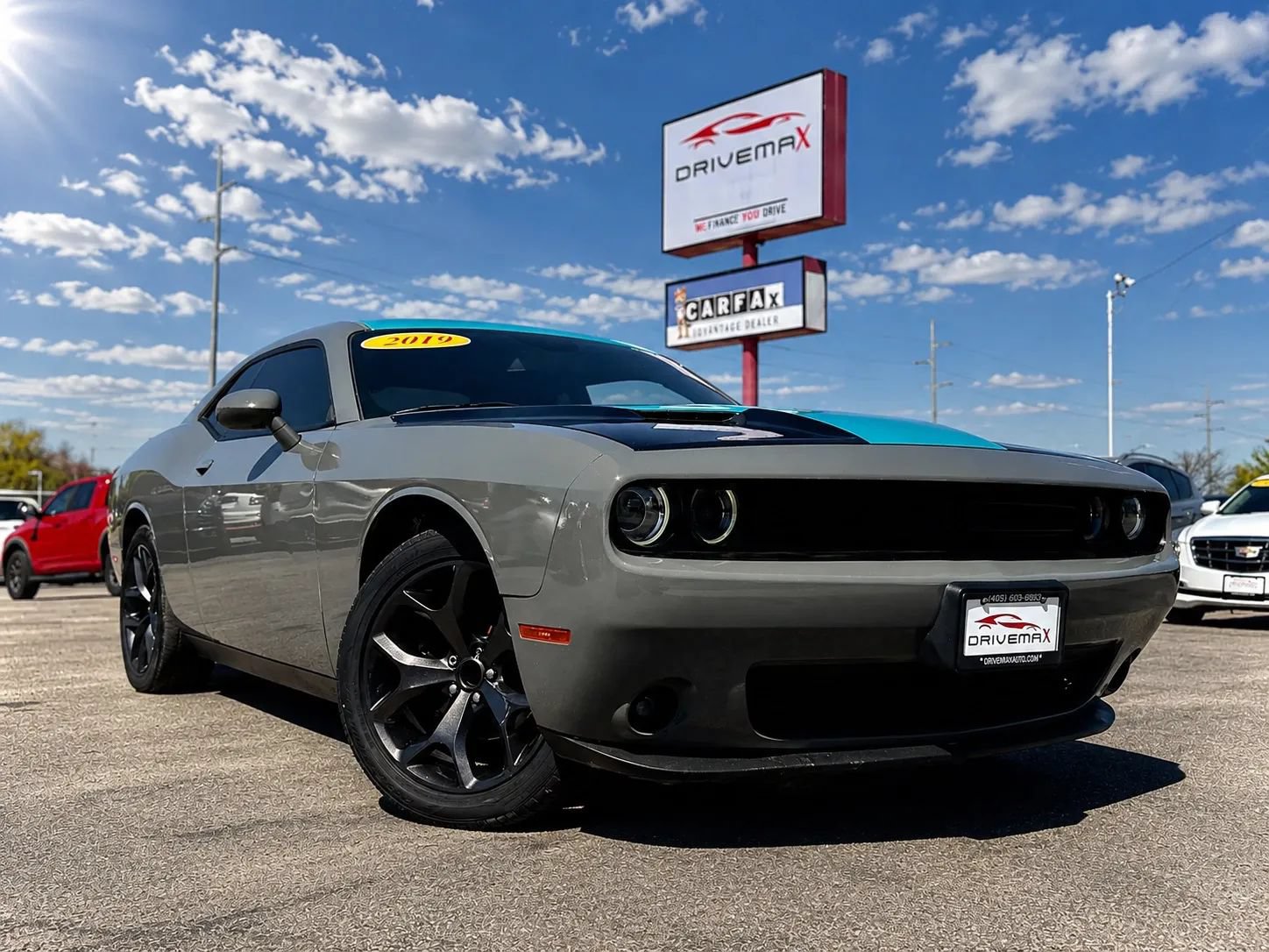 Used 2019 Dodge Challenger SXT w/ Blacktop Package RWD image 1