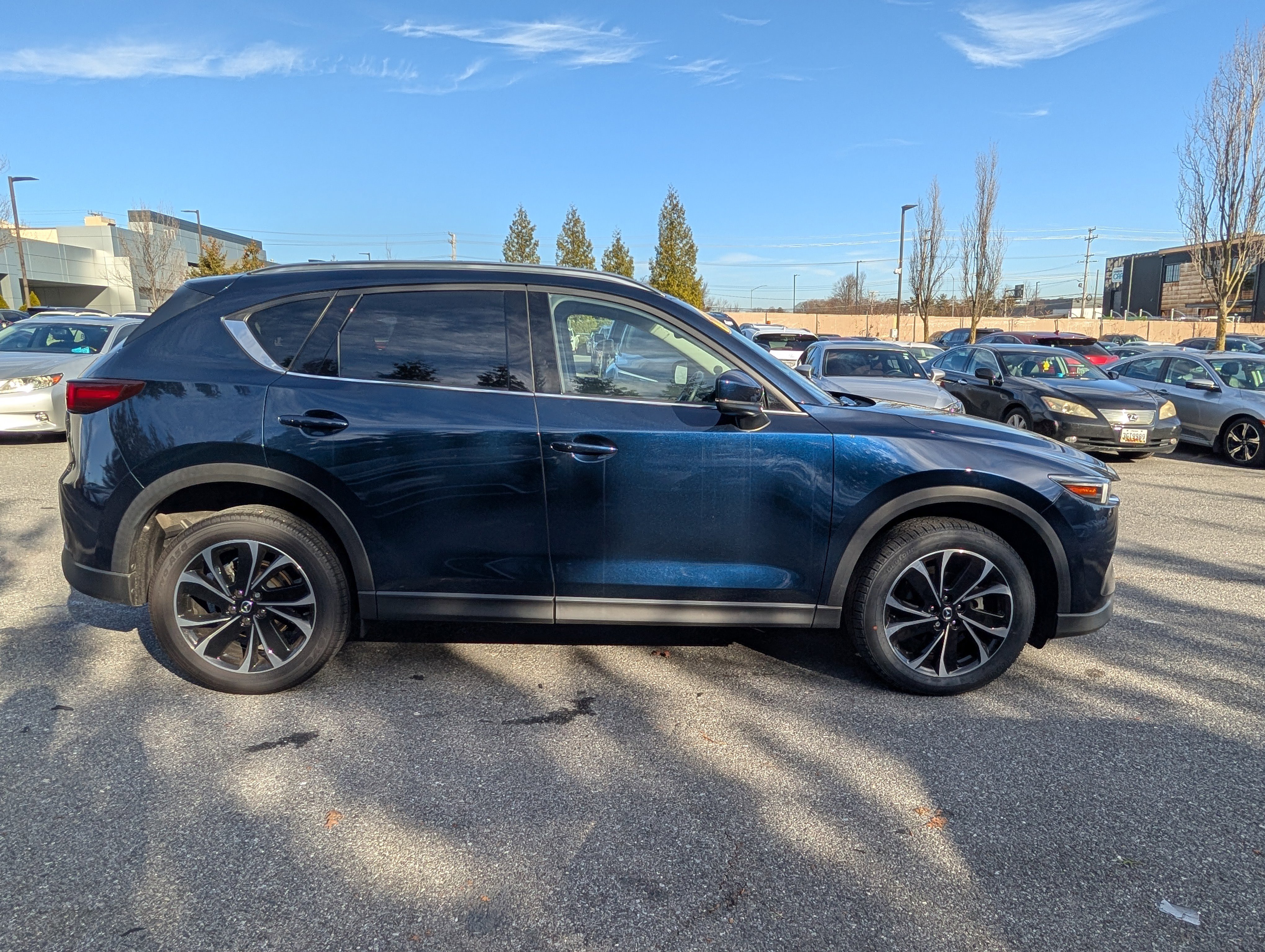 Used 2023 MAZDA CX-5 AWD 2.5 S w/ Premium Plus Pkg image 2