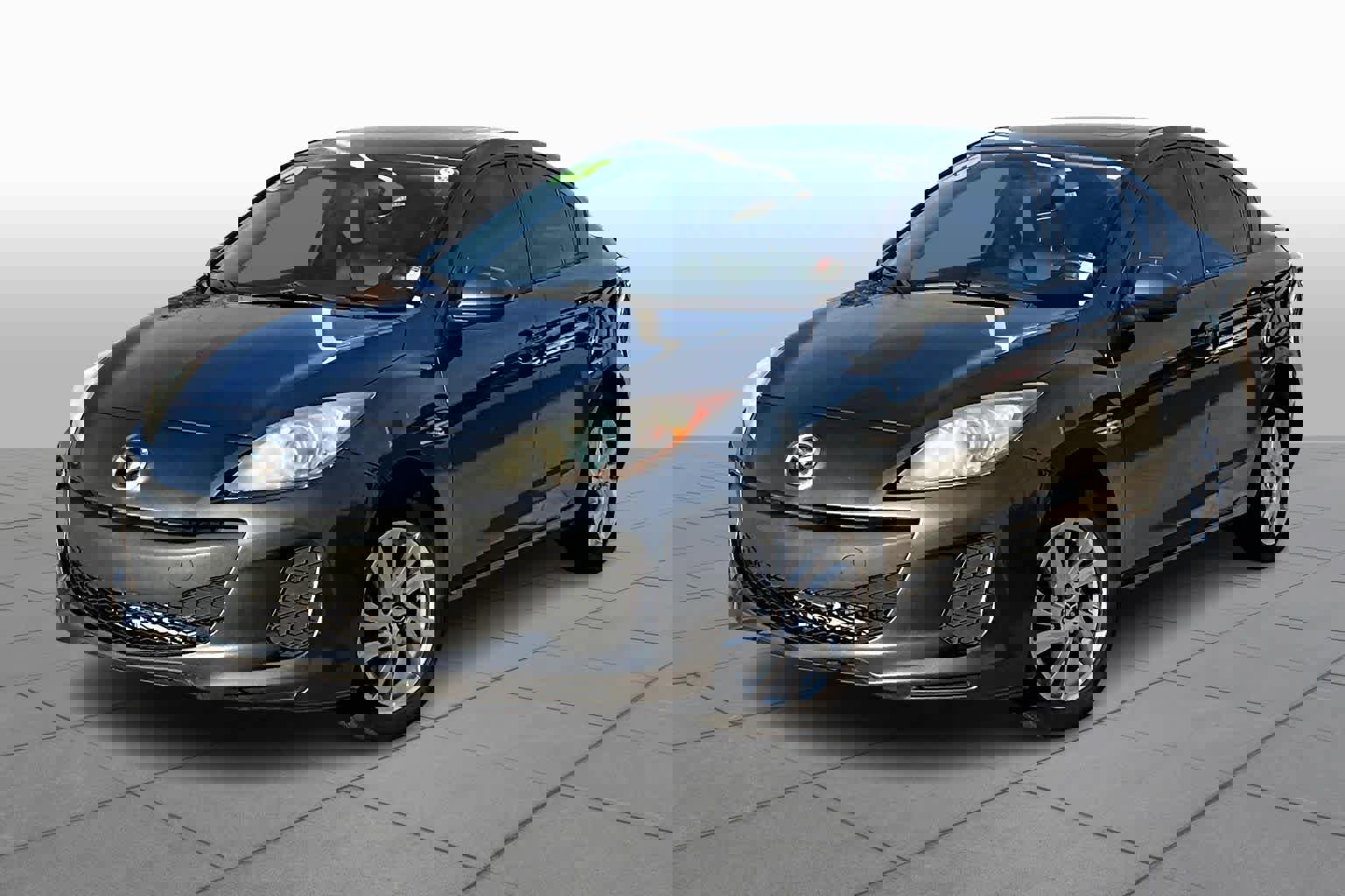 Used 2013 MAZDA MAZDA3 i Grand Touring image 2