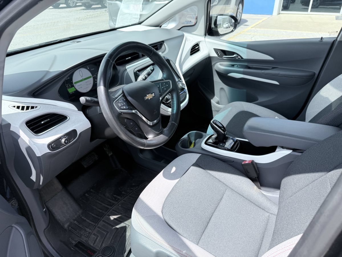Used 2017 Chevrolet Bolt LT FWD image 10