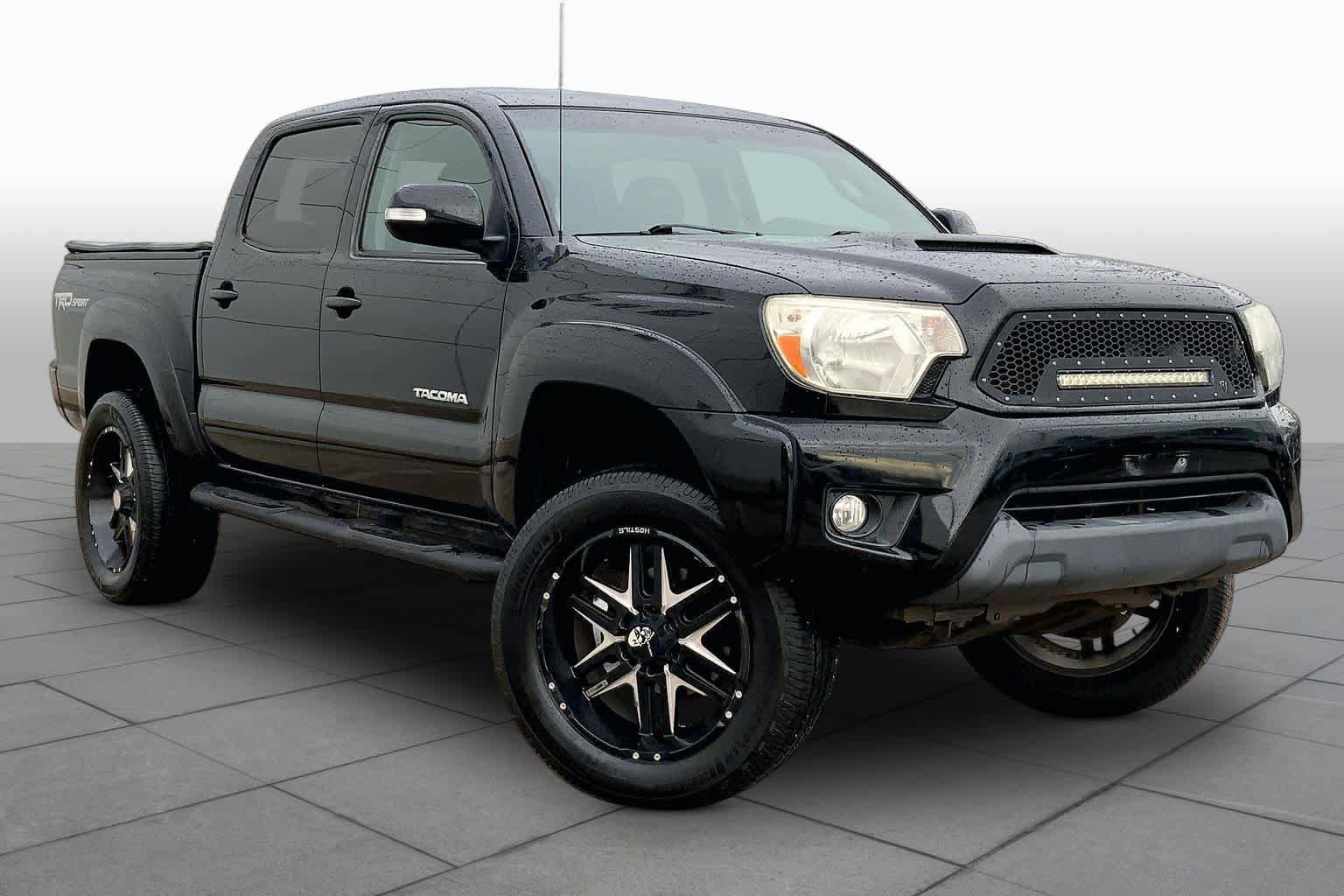 Used 2015 Toyota Tacoma PreRunner w/ TRD Sport Package RWD image 2