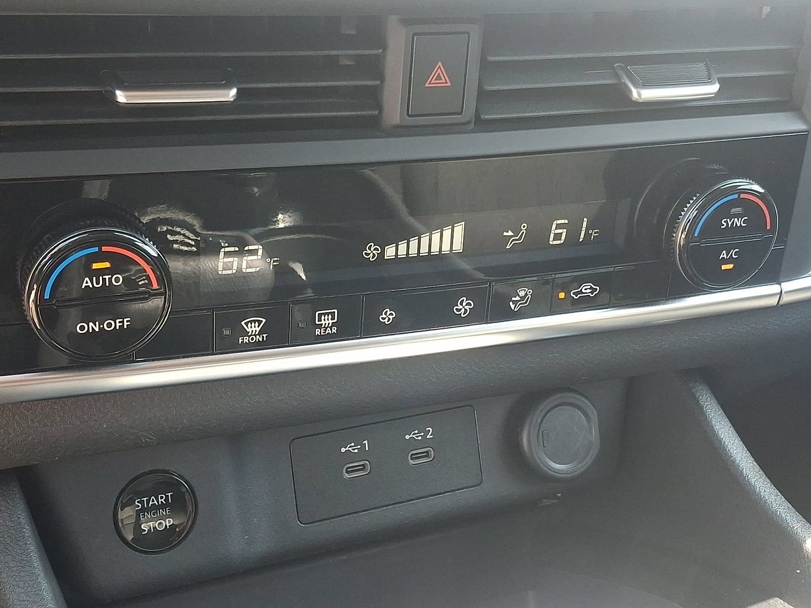 Used 2024 Nissan Rogue SV AWD/4WD image 14