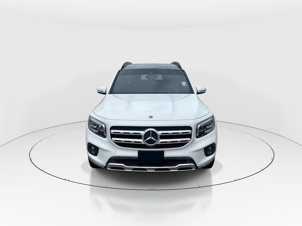 Used 2023 Mercedes-Benz GLB 250 w/ Premium Package image 3
