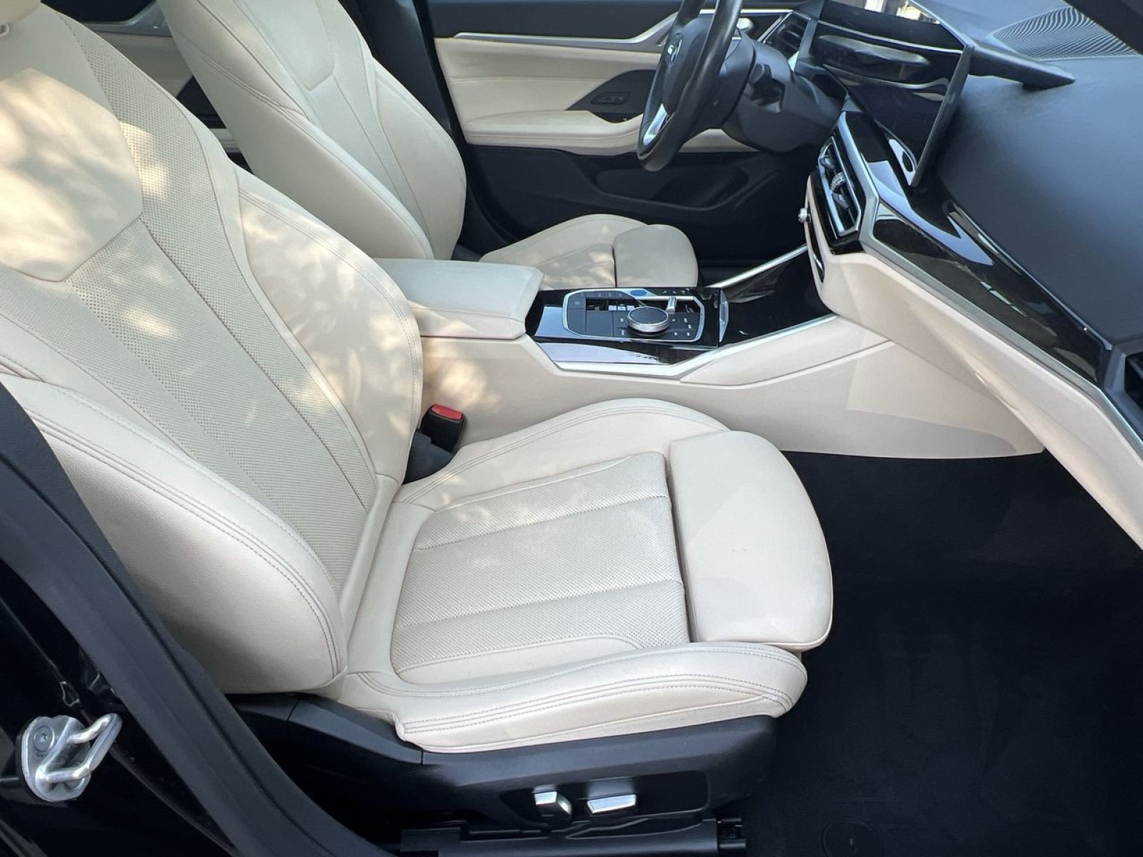 Used 2023 BMW i4 eDrive40 w/ Premium Package RWD image 30