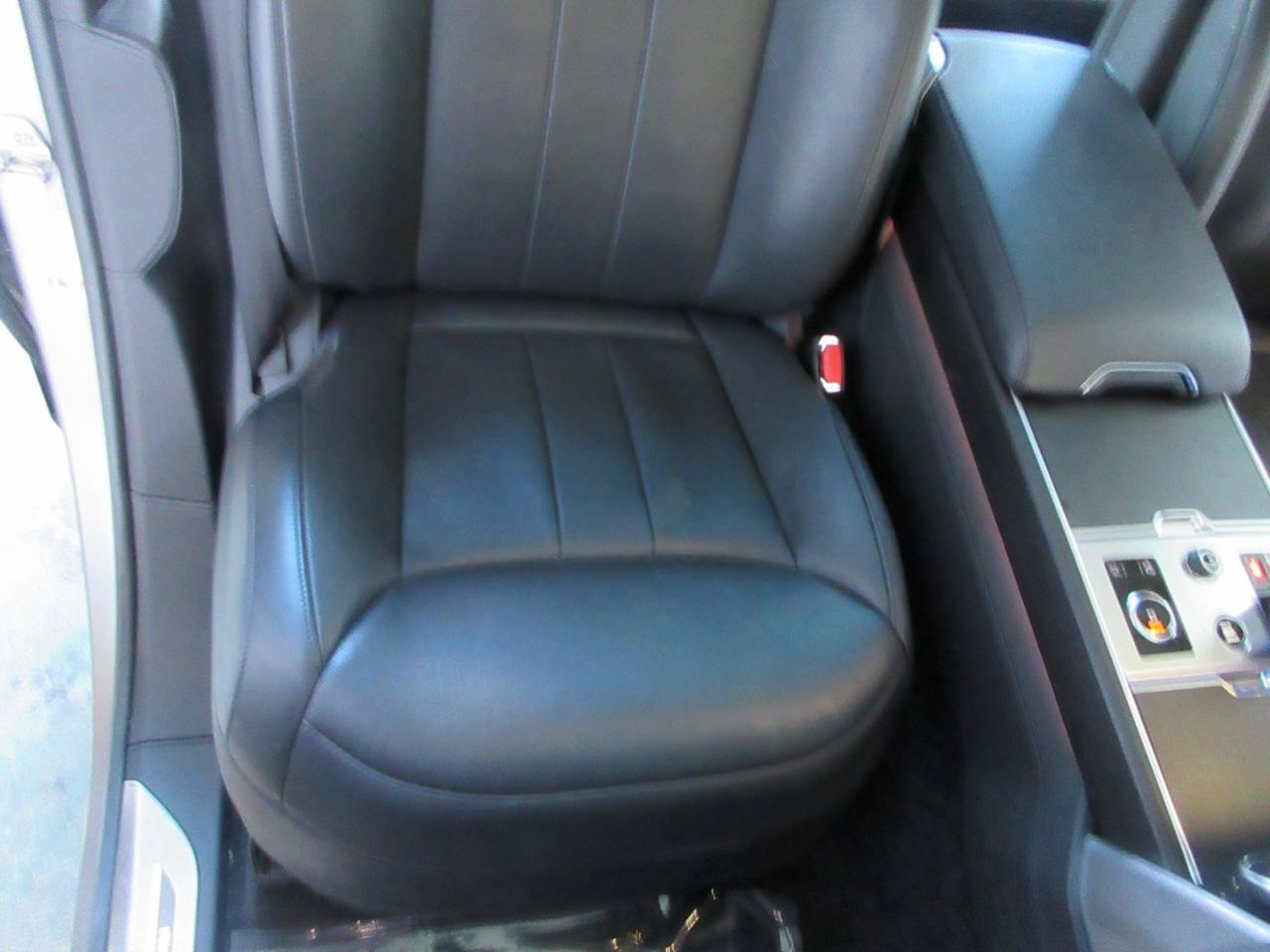 Used 2023 Land Rover Range Rover SE AWD/4WD image 26