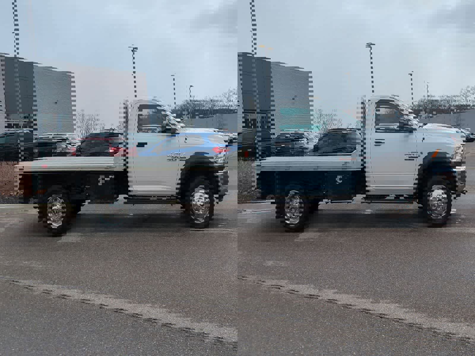 Used 2017 RAM 4500 Tradesman w/ Power & Remote Entry Group image 9