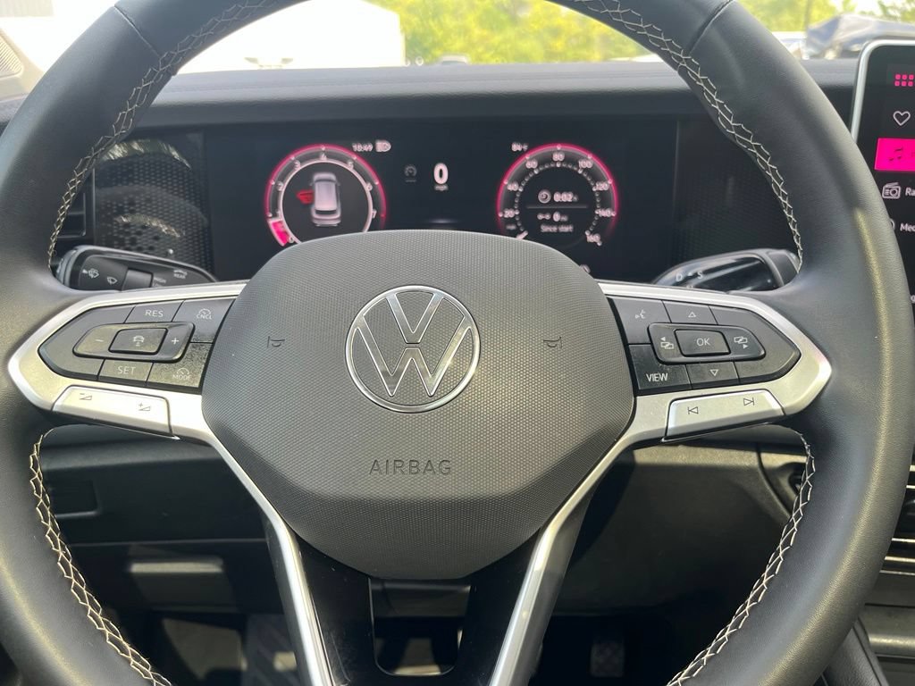 Certified 2025 Volkswagen Tiguan SE w/ Panoramic Sunroof Package AWD/4WD image 21
