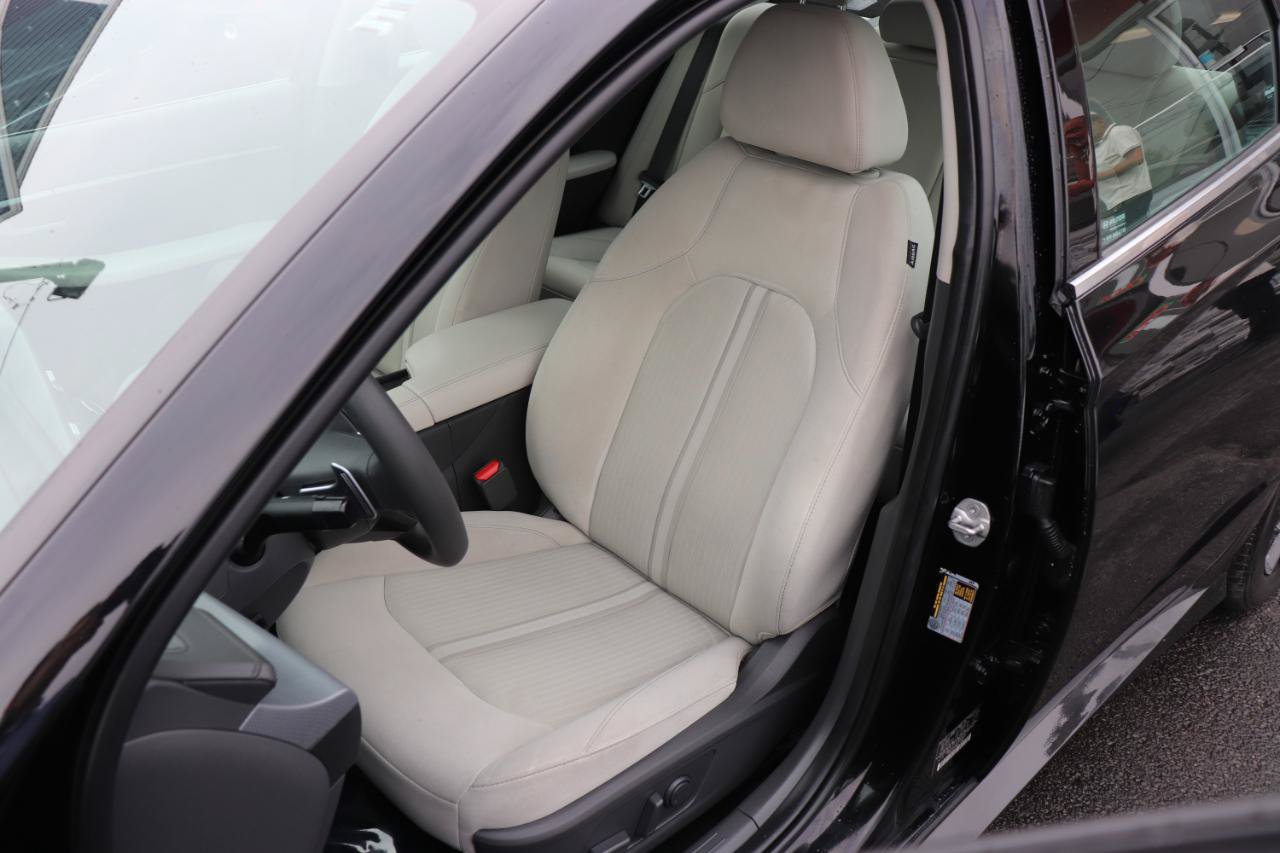Used 2025 Hyundai Sonata SEL FWD image 11