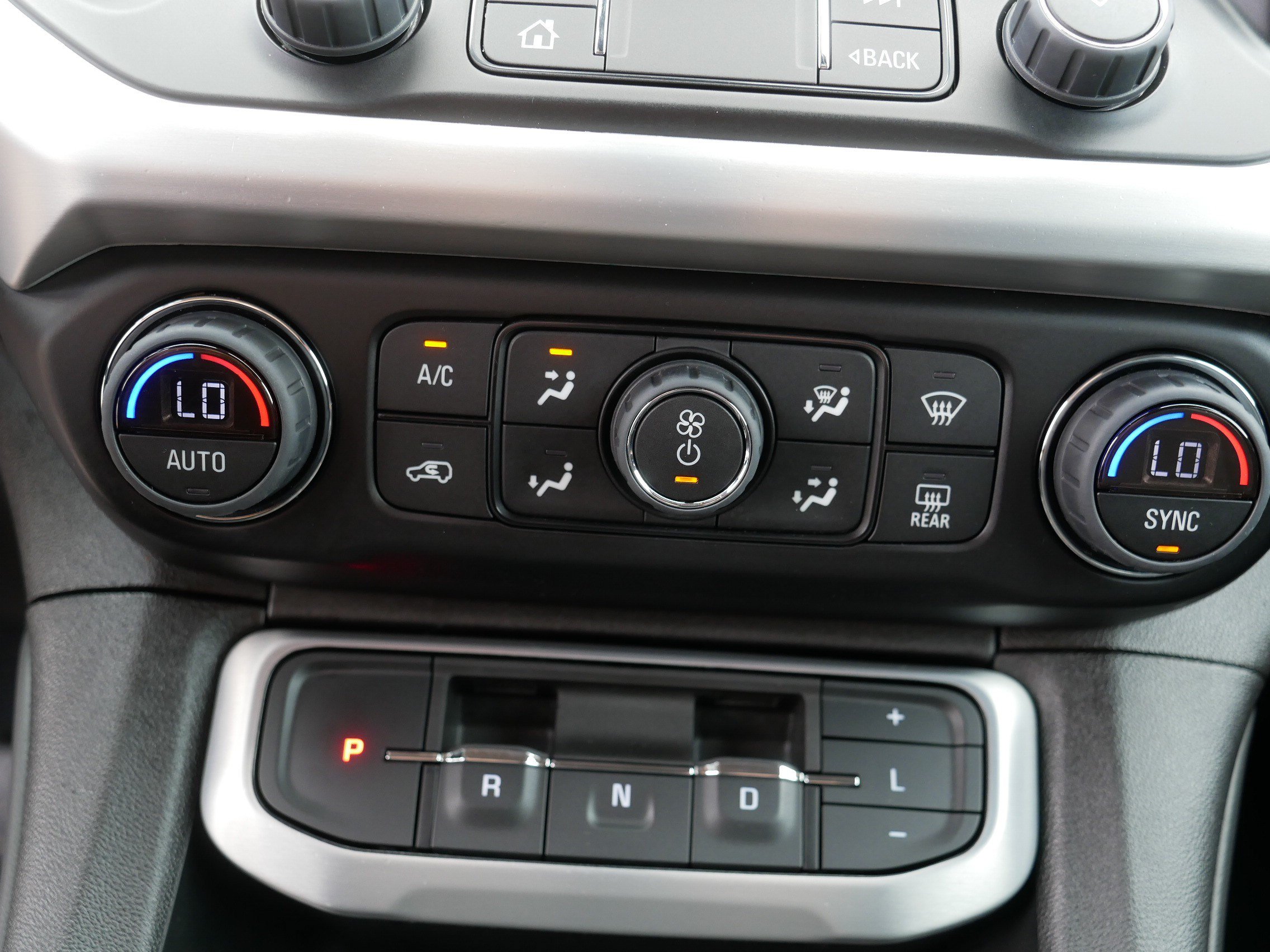 Used 2022 GMC Acadia SLE w/ Driver Convenience Package AWD/4WD image 23
