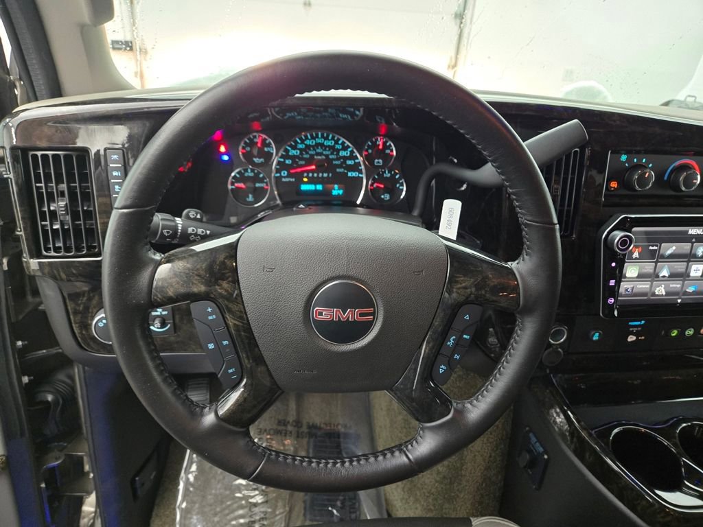 Used 2023 GMC Savana 2500 image 21