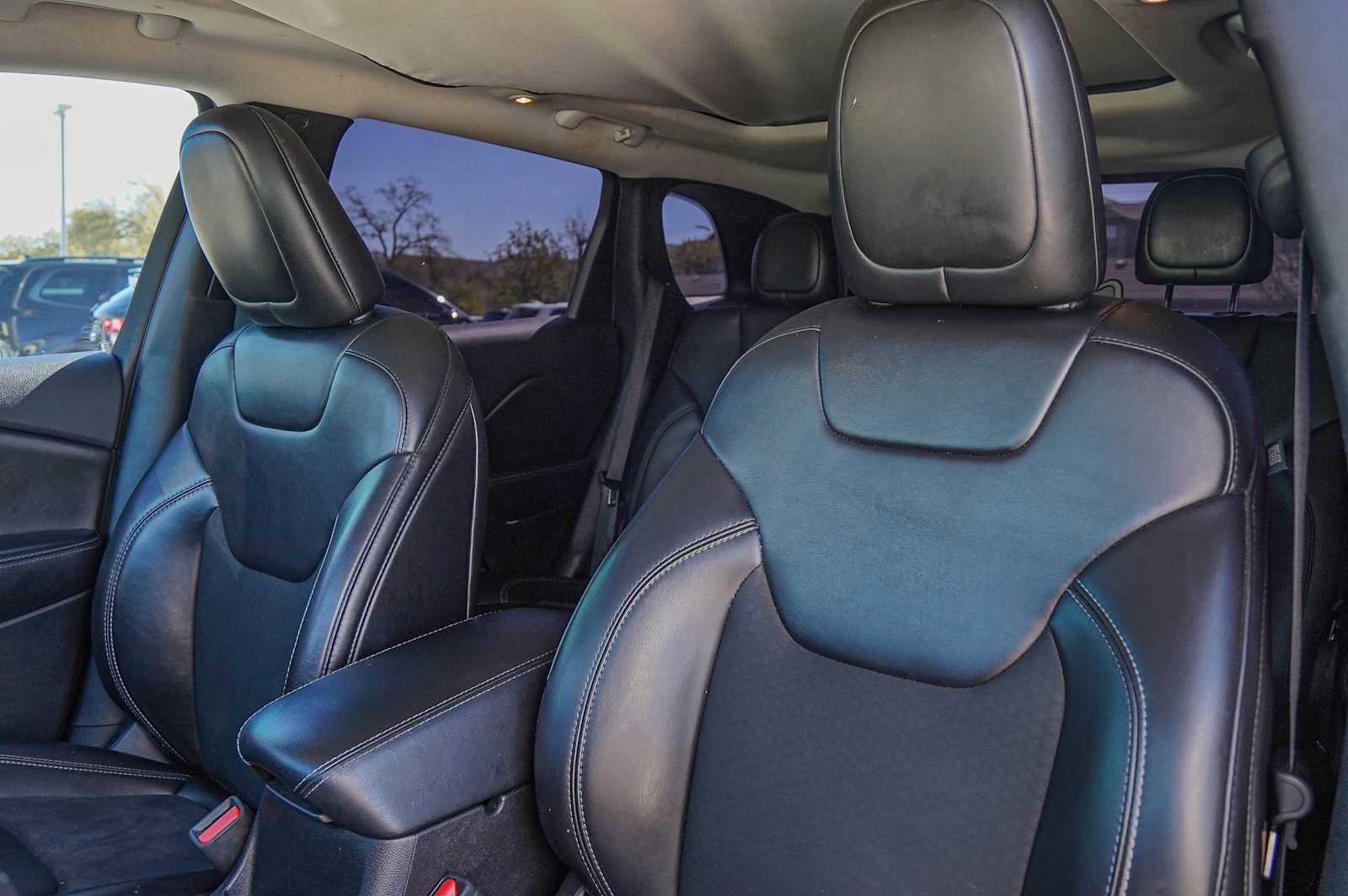 Used 2019 Jeep Cherokee Latitude Plus image 11