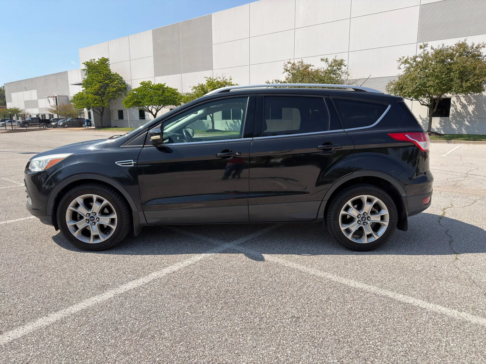 Used 2014 Ford Escape Titanium FWD image 6