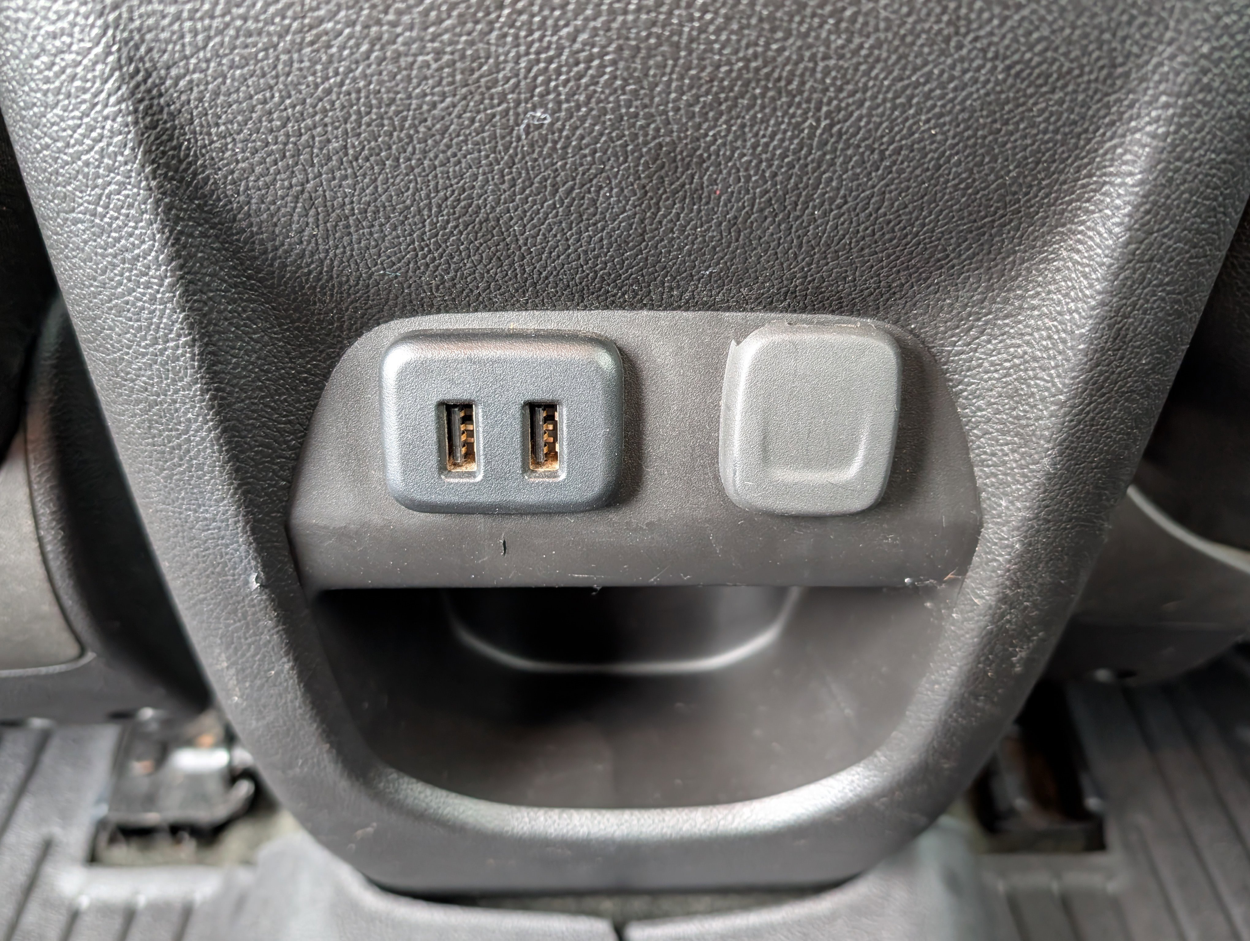 Used 2018 Chevrolet Colorado Z71 w/ Z71 Midnight Edition image 16