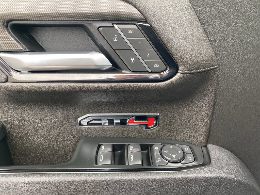 Used 2025 GMC Sierra 1500 AT4 w/ AT4 Premium Package AWD/4WD image 13