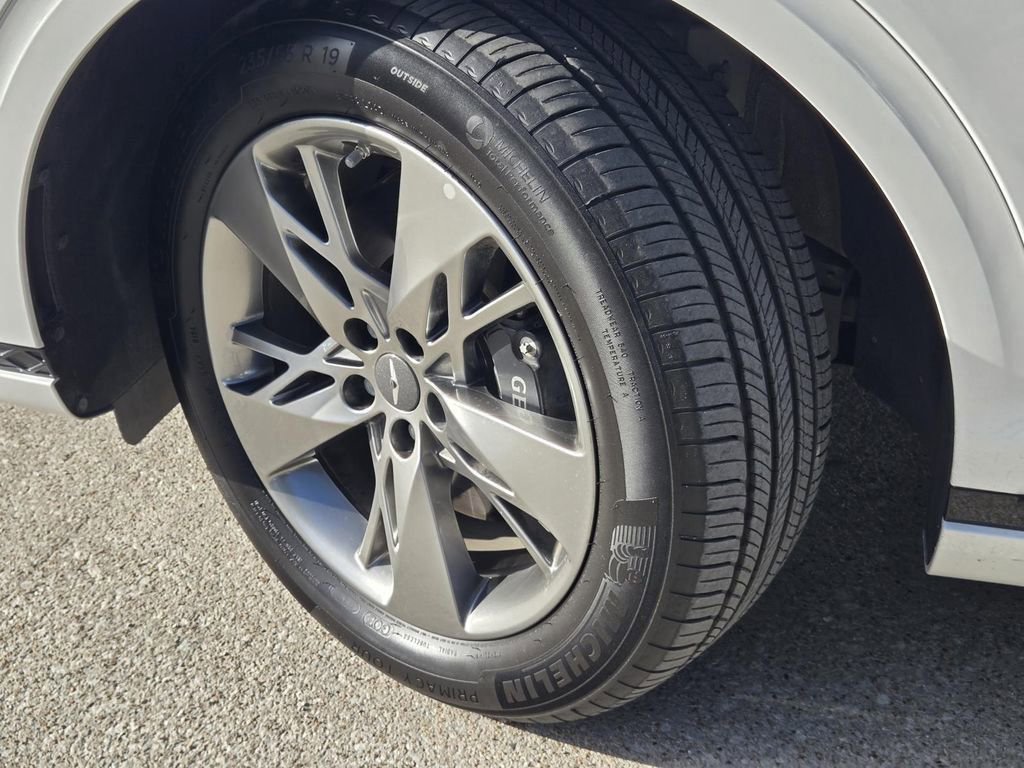 Used 2025 Genesis GV70 3.5T Sport image 8