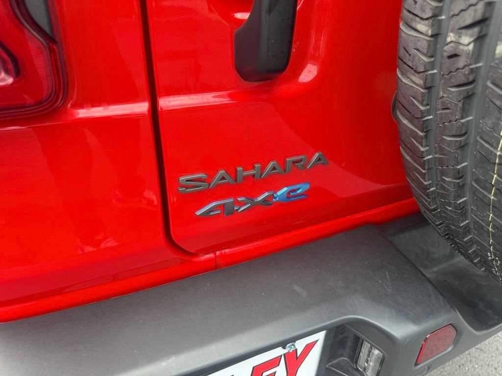 Used 2025 Jeep Wrangler Unlimited Sahara w/ Safety Group AWD/4WD image 45