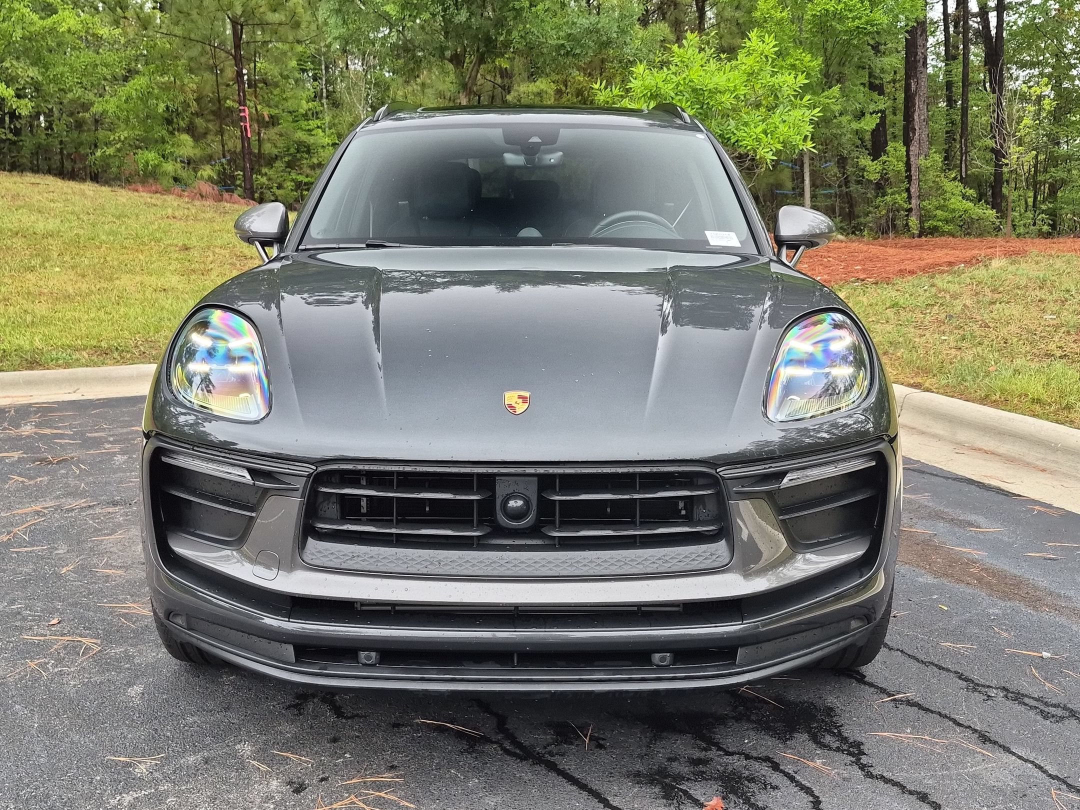 Certified 2025 Porsche Macan Turbo AWD/4WD image 24