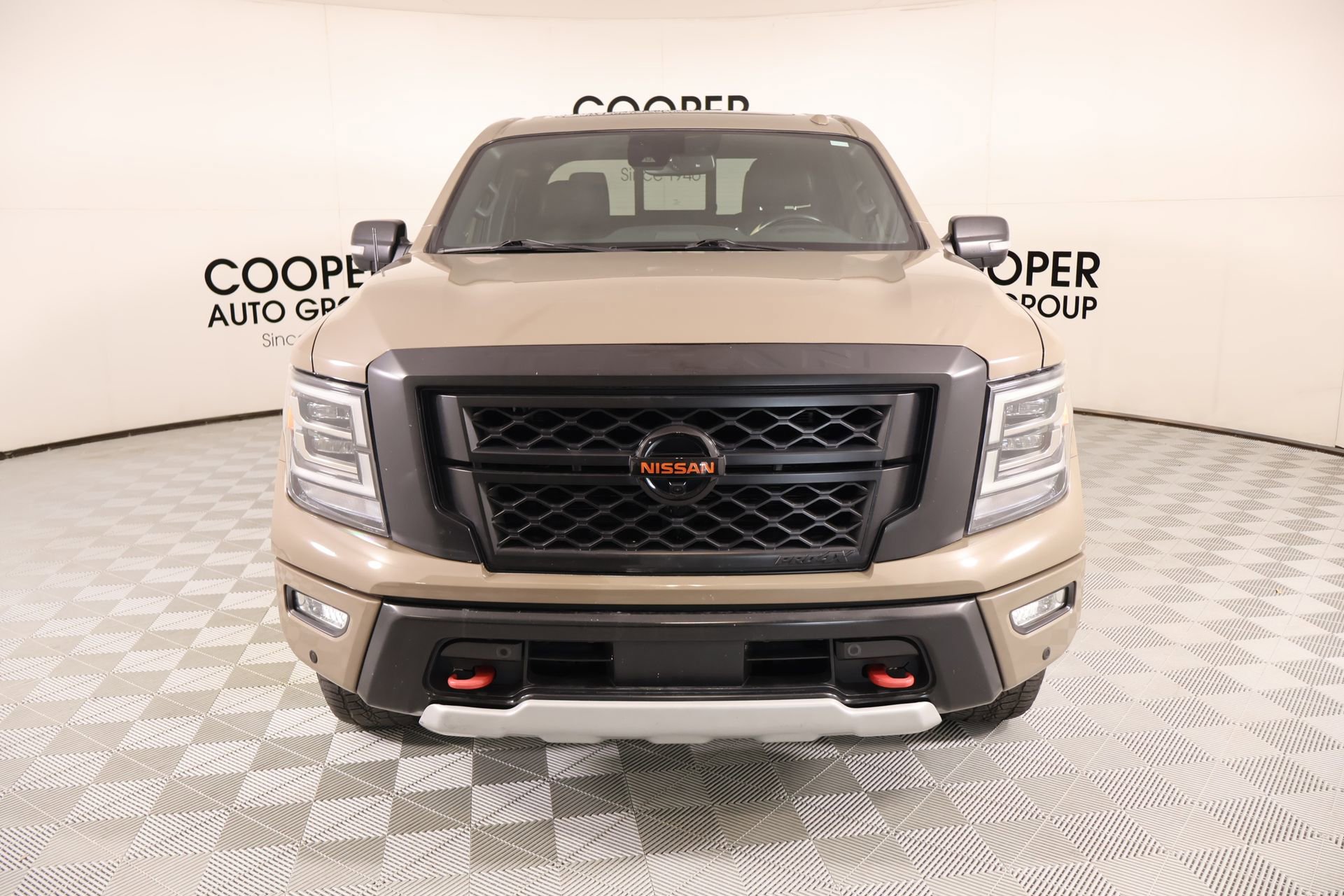 Used 2021 Nissan Titan PRO-4X w/ Pro-4x Convenience Package AWD/4WD image 10