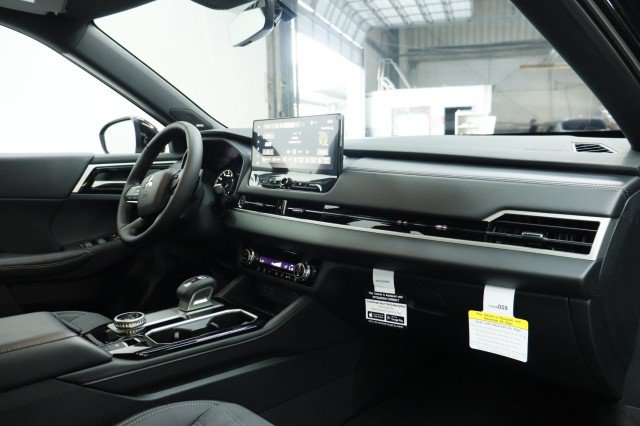 New 2026 Mitsubishi Outlander LE FWD image 16