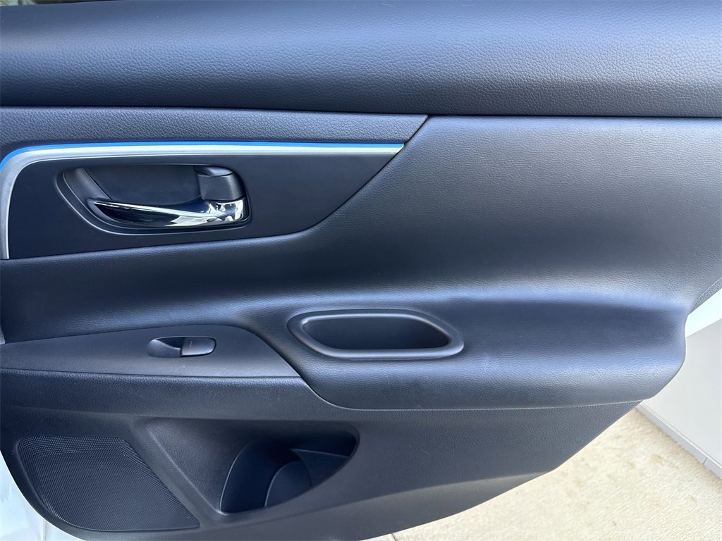 Used 2017 Nissan Altima 2.5 SR w/ Midnight Edition Package image 31