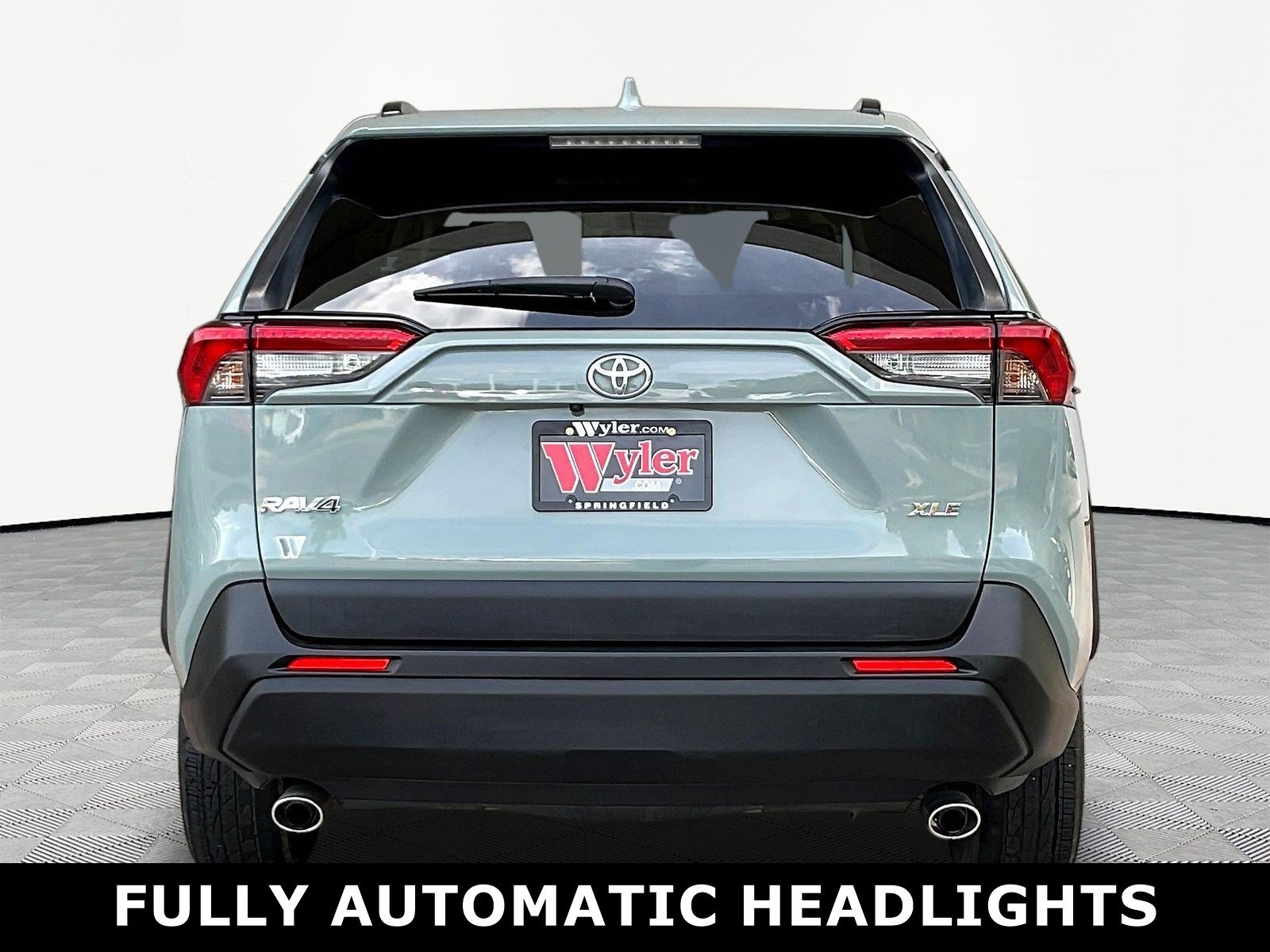Used 2023 Toyota RAV4 XLE FWD image 5