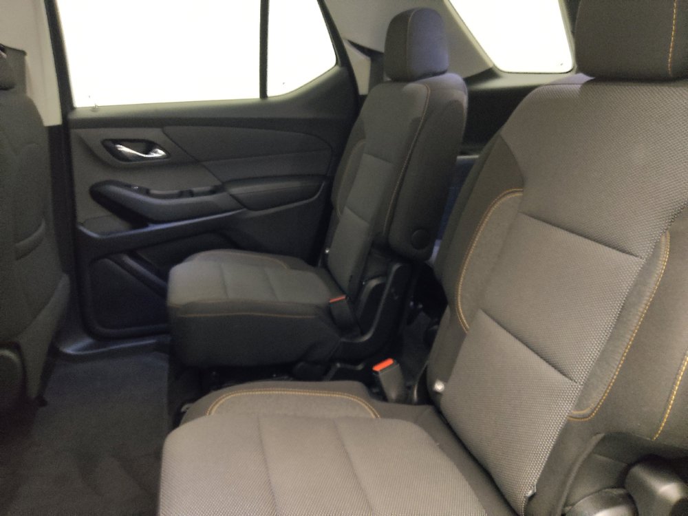 Used 2020 Chevrolet Traverse LT FWD image 18