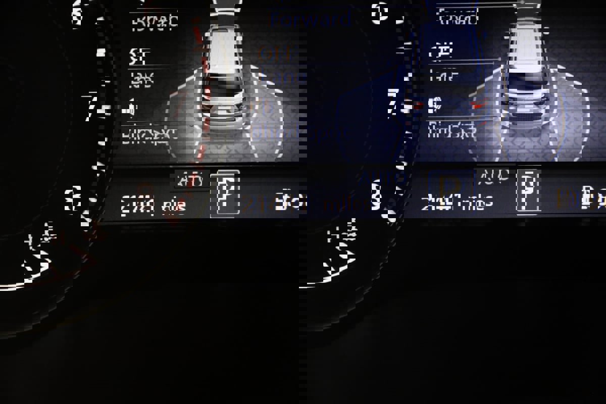 Used 2024 Nissan Armada Platinum w/ Captain's Chairs Package image 42