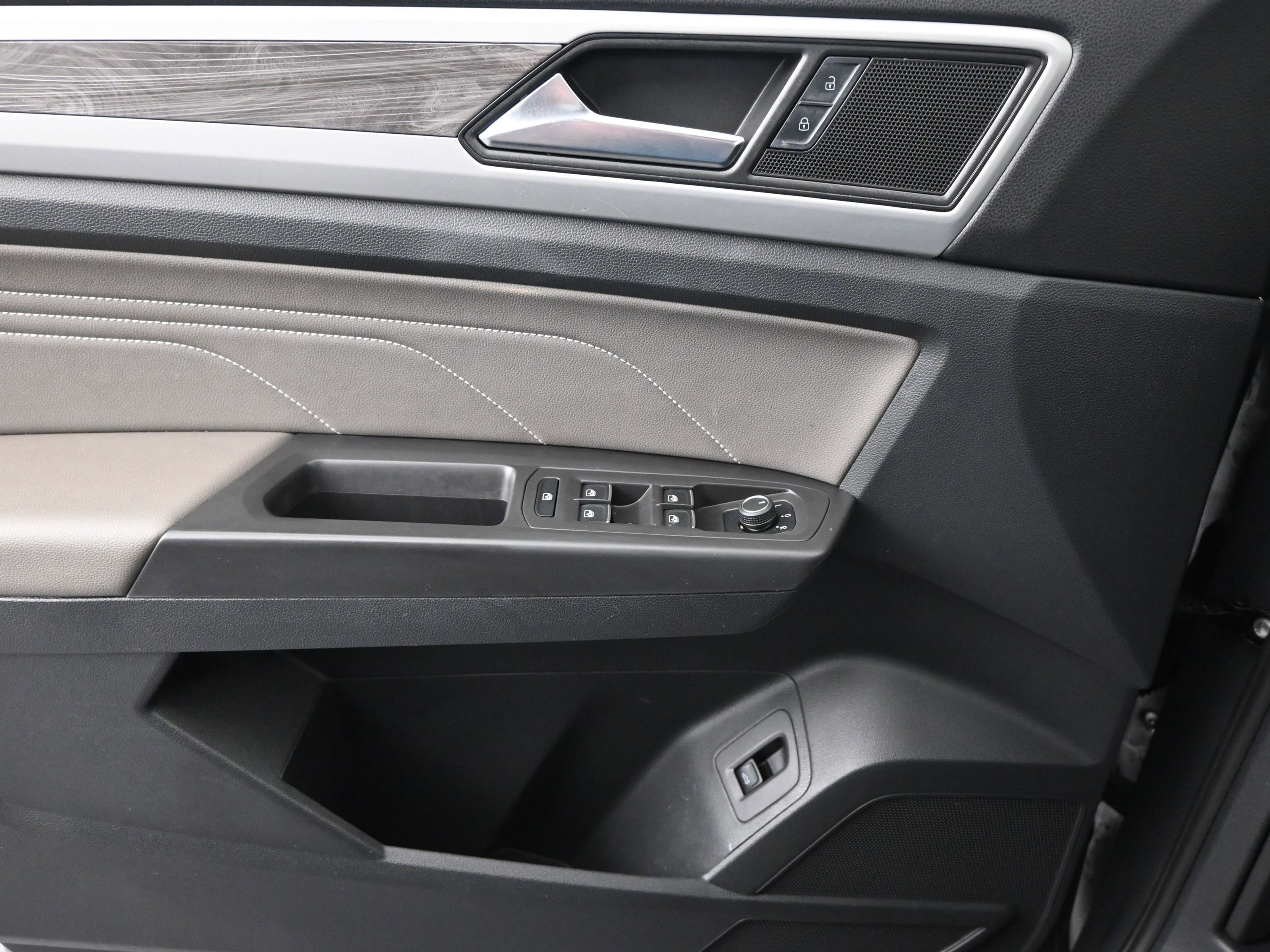 Used 2023 Volkswagen Atlas Cross Sport SE image 14