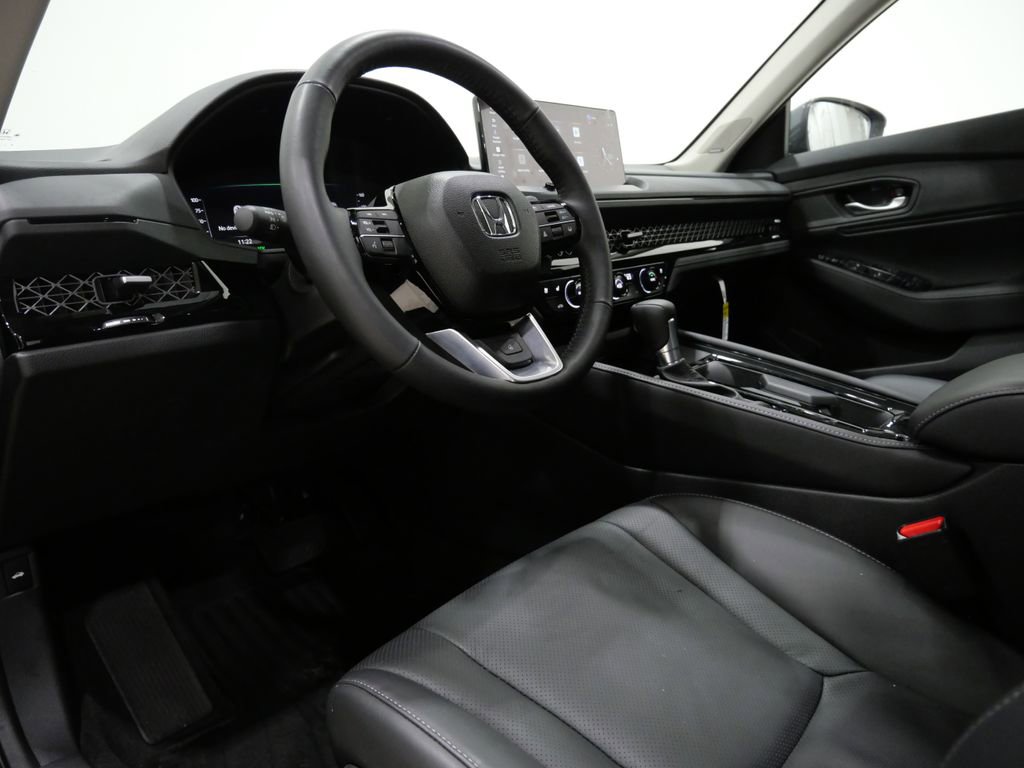 Used 2025 Honda Accord Touring image 12