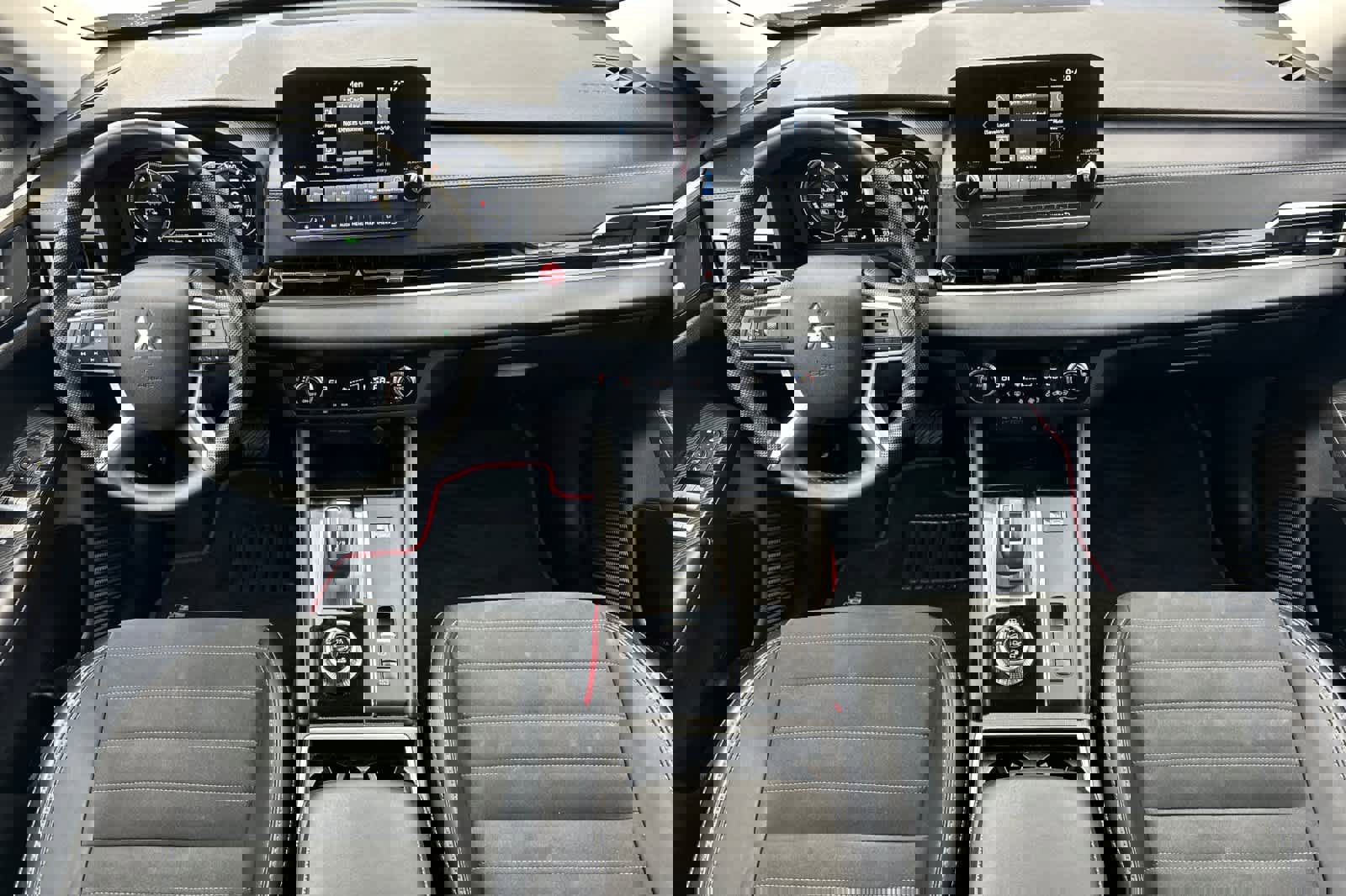 Used 2024 Mitsubishi Outlander Ralliart image 3