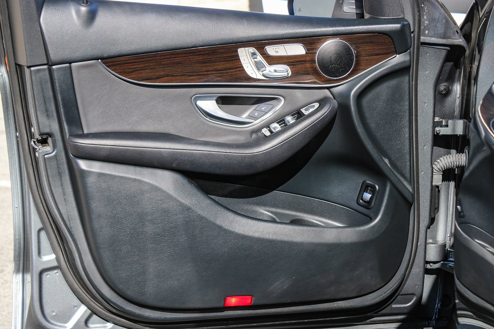Certified 2022 Mercedes-Benz GLC 300 4MATIC image 25