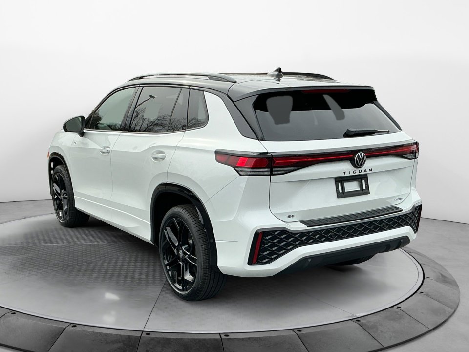 New 2026 Volkswagen Tiguan SE R-Line AWD/4WD image 5