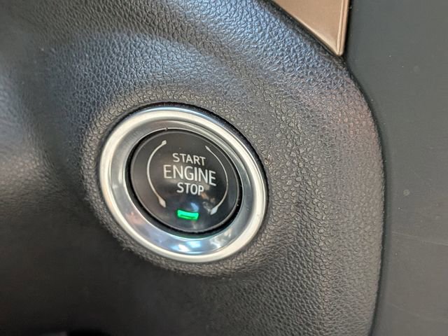 Used 2022 Chevrolet Silverado 1500 High Country w/ Technology Package image 31