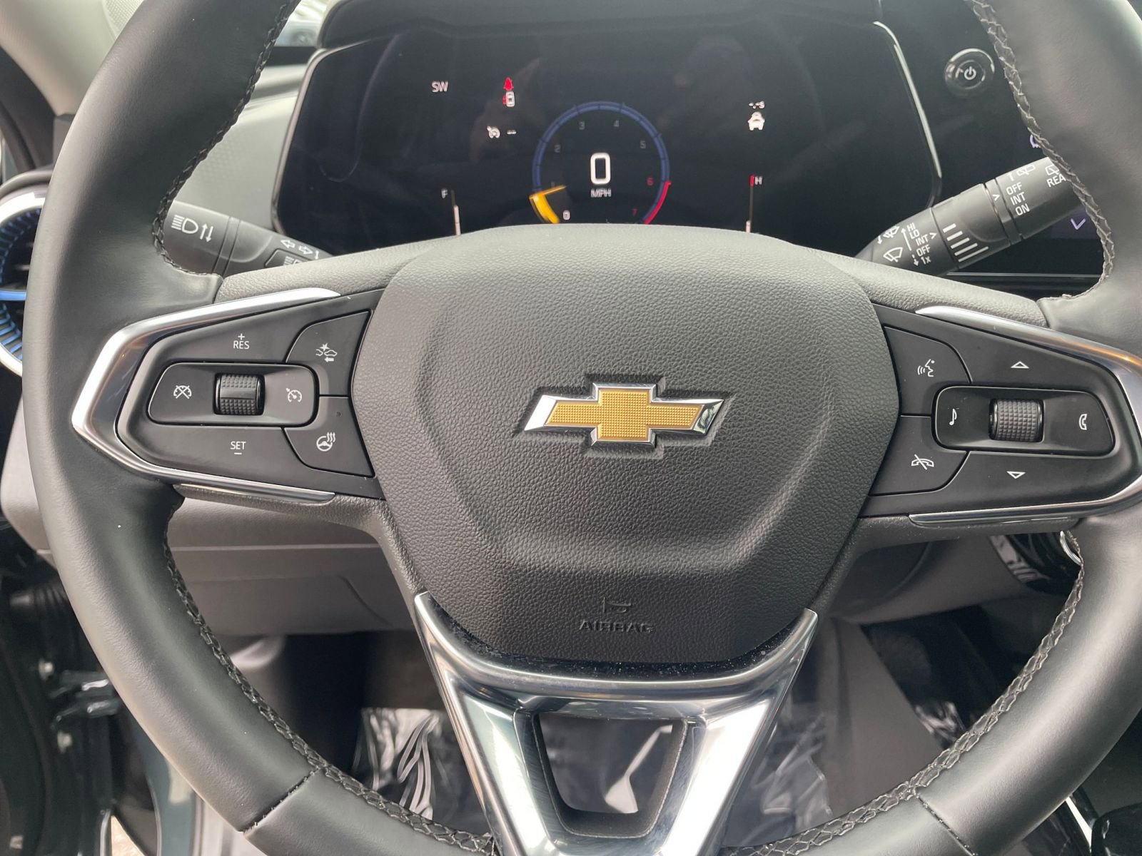 Used 2025 Chevrolet Trax LT w/ LT Convenience Package image 25