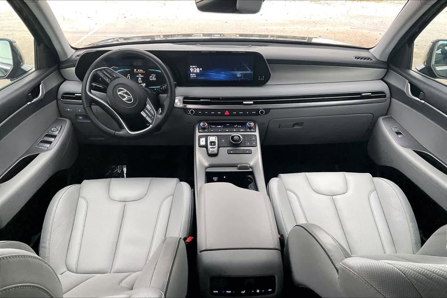 Used 2025 Hyundai Palisade SEL FWD image 16