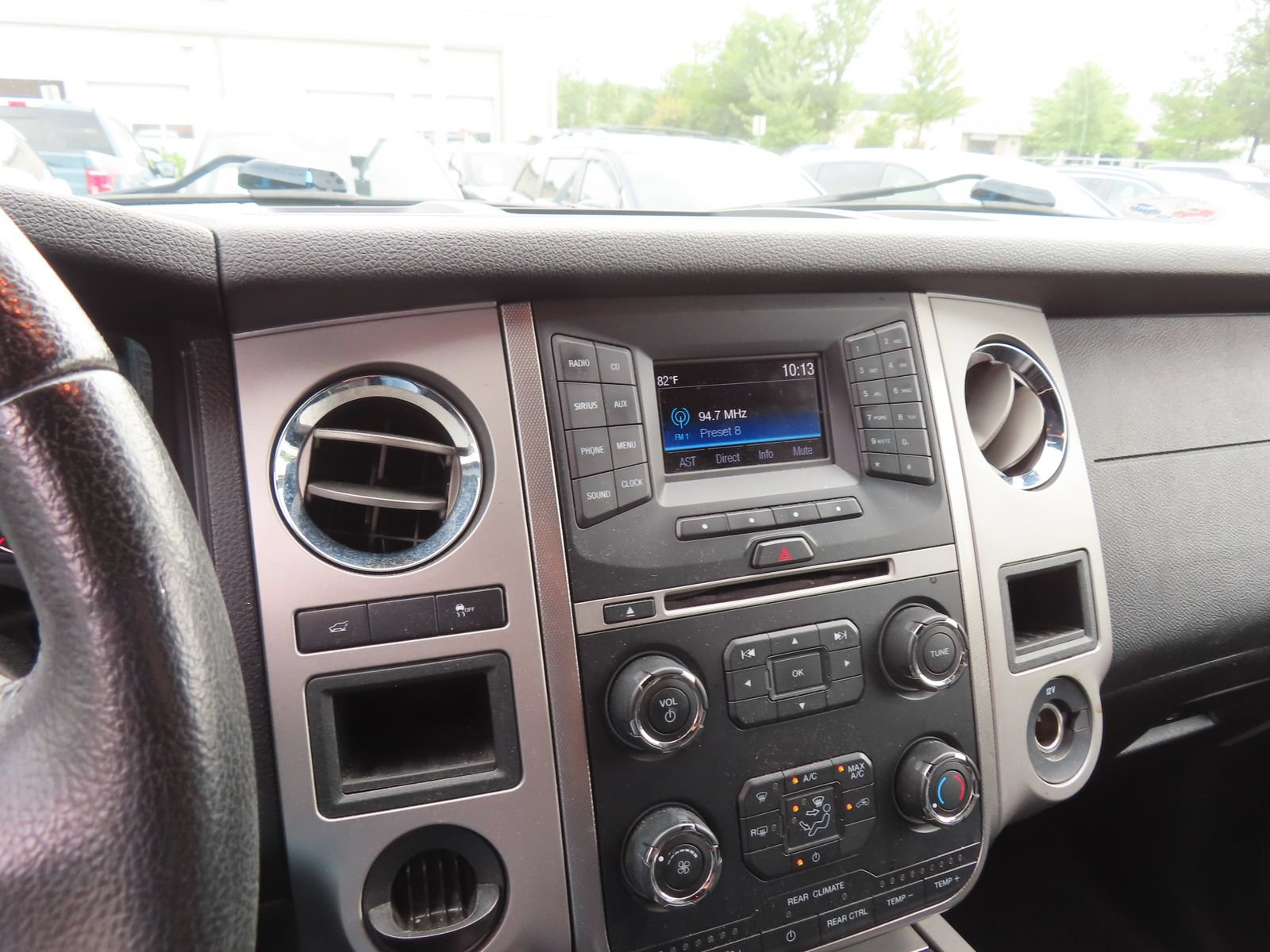 Used 2017 Ford Expedition XLT w/ Equipment Group 201A RWD image 22