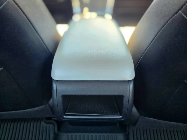 Used 2015 Toyota Camry SE FWD image 30
