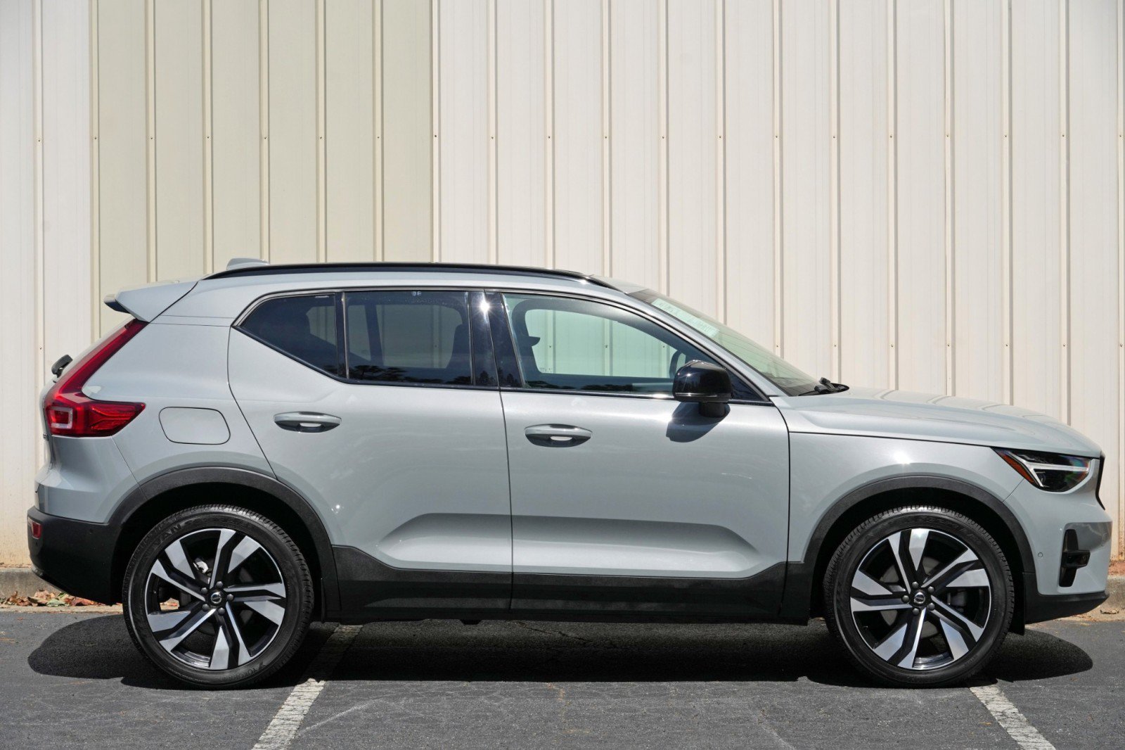 Used 2024 Volvo XC40 B5 Ultimate w/ Protection Package Premier AWD/4WD image 50