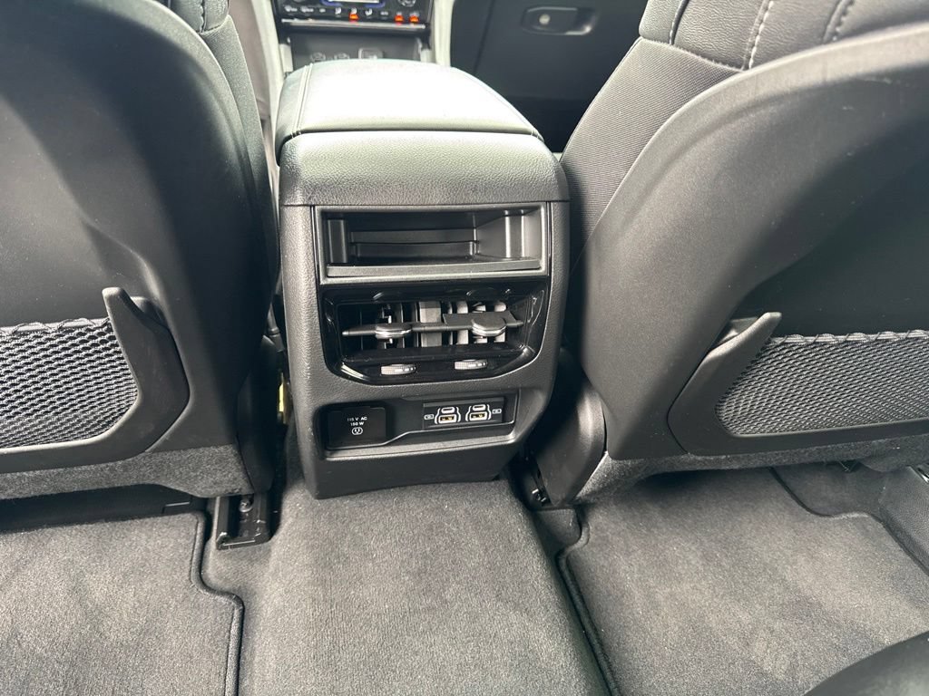 Used 2025 Jeep Grand Cherokee Altitude AWD/4WD image 30