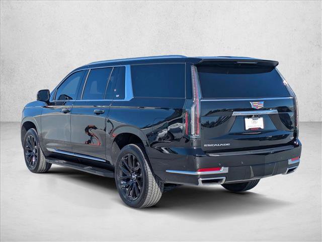Used 2025 Cadillac Escalade ESV Premium Luxury image 8