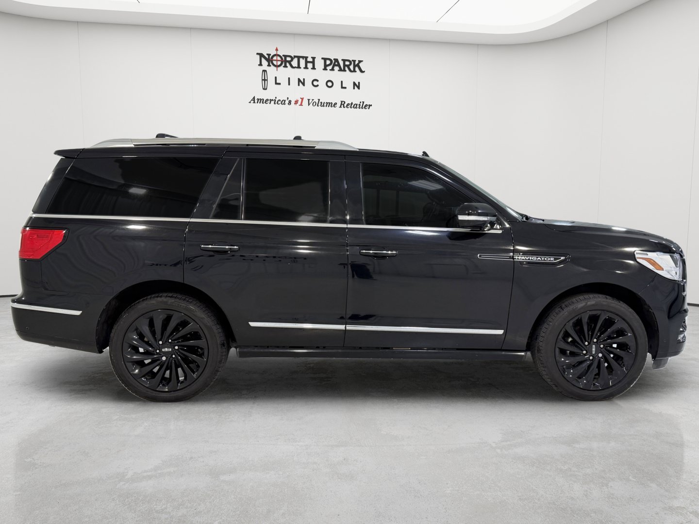 Used 2020 Lincoln Navigator Reserve w/ Equipment Group 208A Reserve AWD/4WD image 6