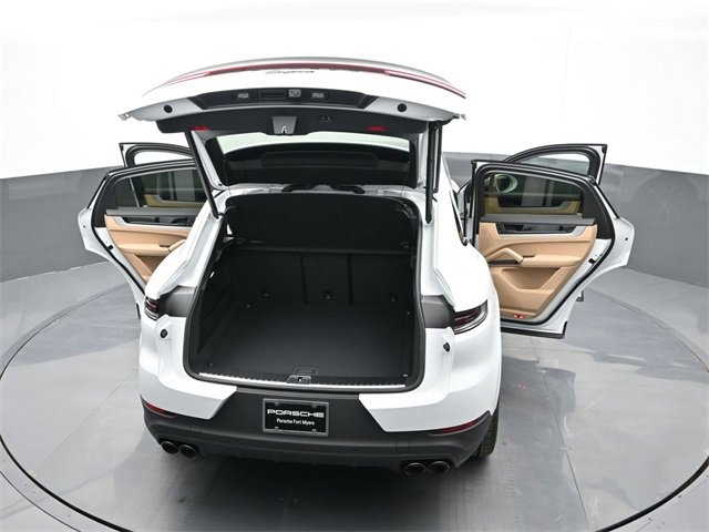 New 2026 Porsche Cayenne Coupe image 27