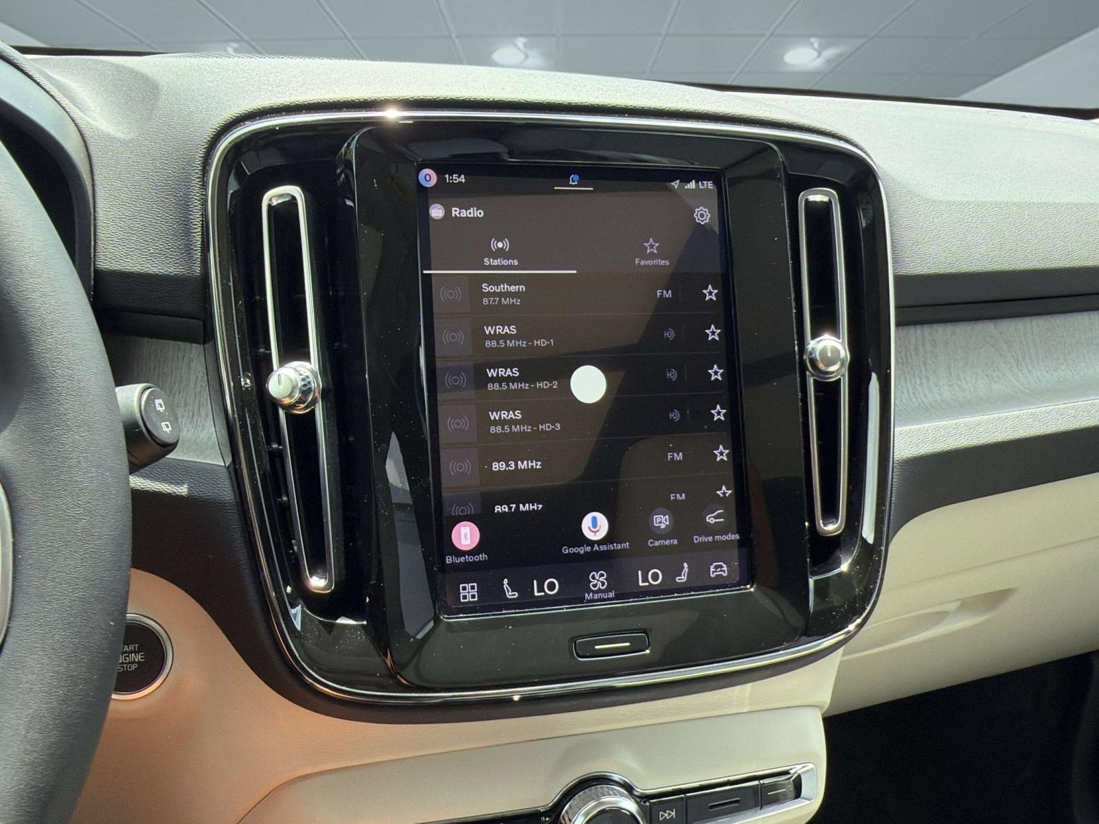 New 2026 Volvo XC40 B5 Ultra w/ Protection Package AWD/4WD image 19