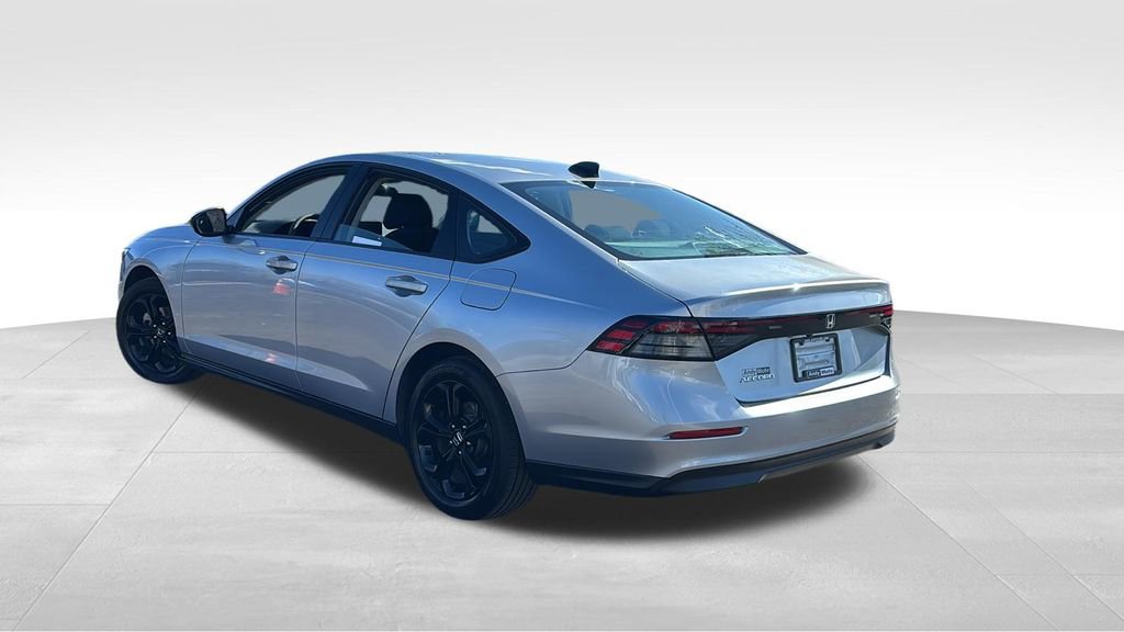Used 2025 Honda Accord SE image 5