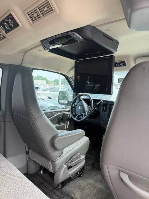 Used 2016 Chevrolet Express 3500 LT w/ LT Preferred Equipment Group RWD image 7
