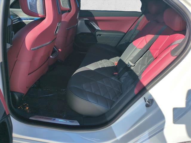 Used 2024 BMW 740i w/ Premium Package 2 RWD image 21