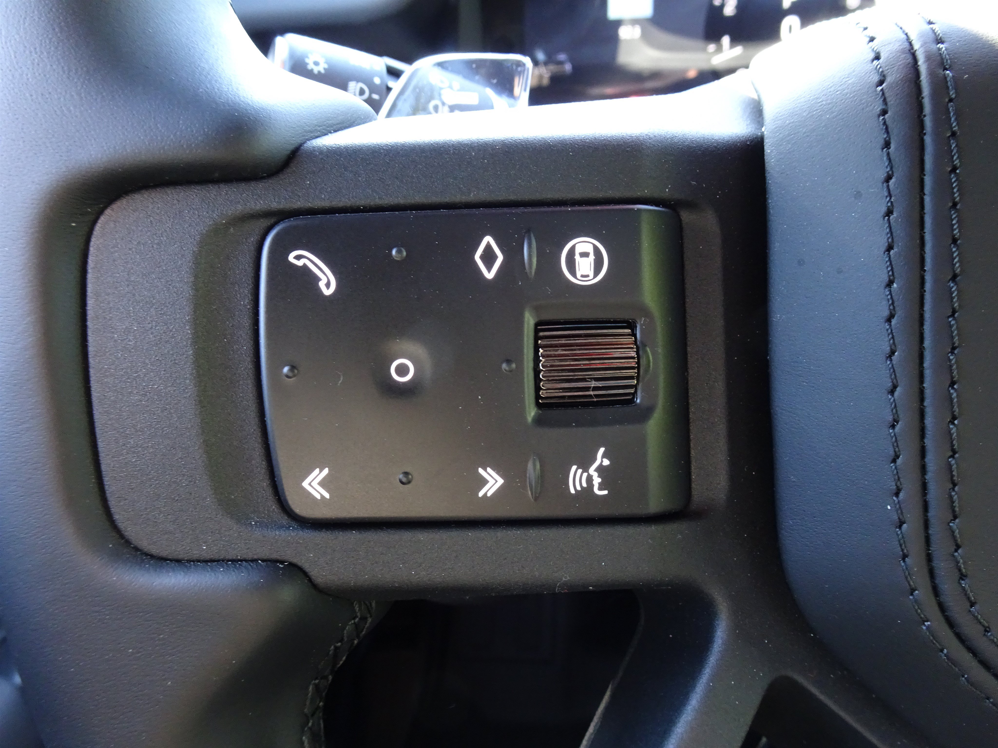 New 2026 Land Rover Defender 110 OCTA AWD/4WD image 30